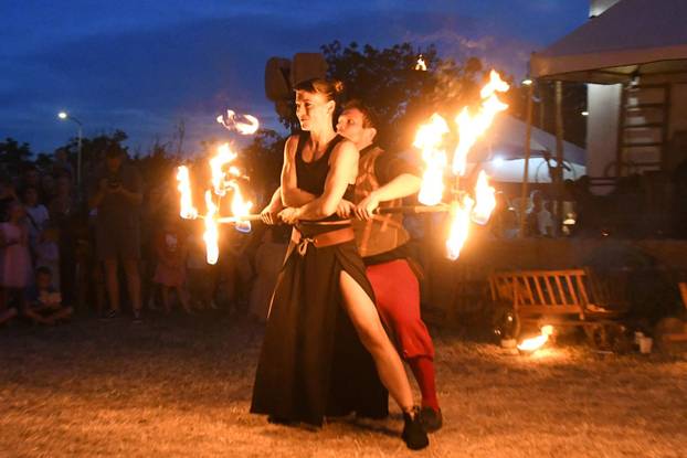 Koprivnica: Vatroshow na Renesansnom festivalu