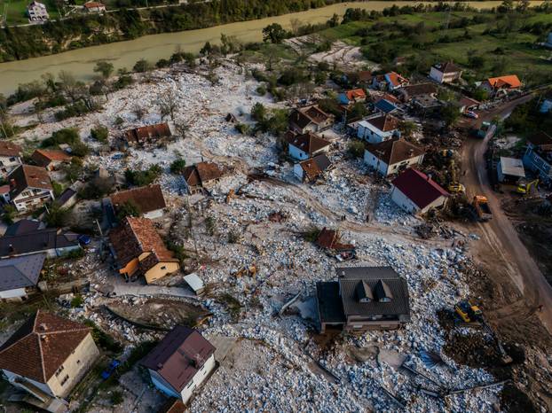 Snimke iz zraka prikazuju razmjere katastrofe u Donjoj Jablanici