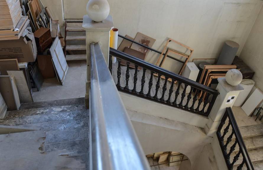 Izložba 'Od potresa do potresa' u Muzeju za umjetnost i obrt...