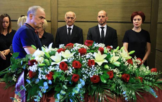 Zagreb: Posljedni ispraćaj novinara Roberta Valdeca 