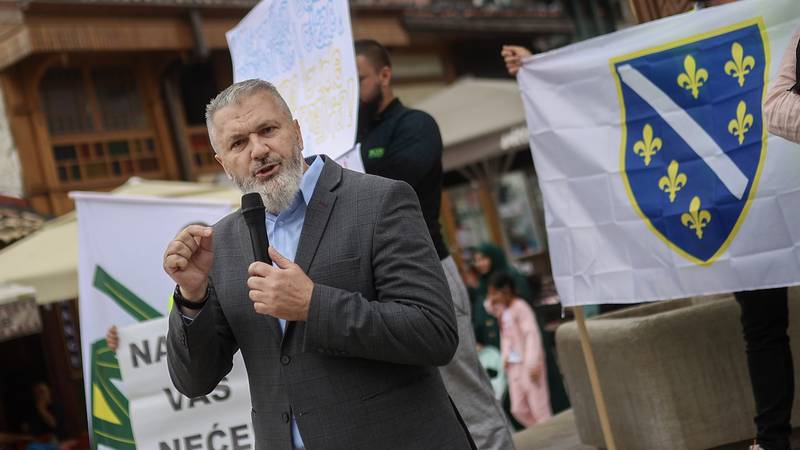 BiH političar pozvao muslimane na klanjanje u Široki Brijeg. Policija zabranila okupljanje...