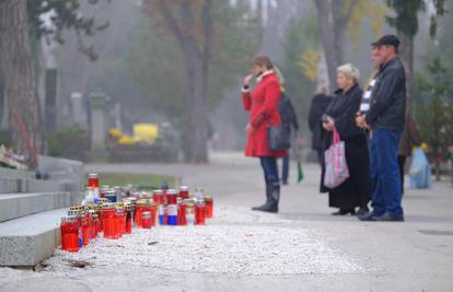 Uhitili dvije žene na Mirogoju zbog krađe. Policija objavila na što treba paziti  na grobljima