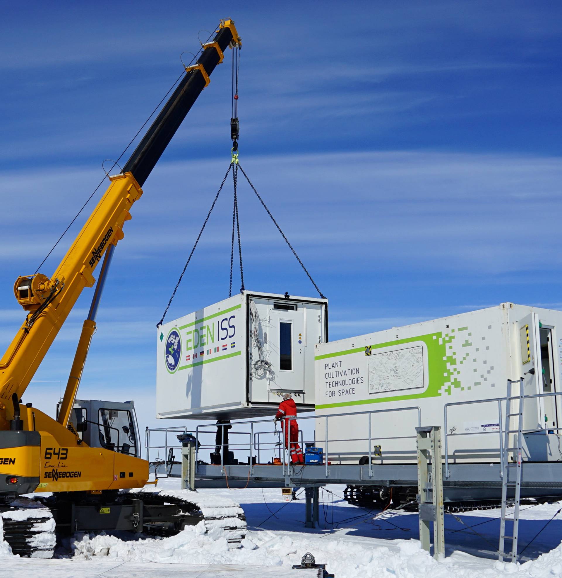 The EDEN ISS greenhouse arrives at its destination in the Antarctic