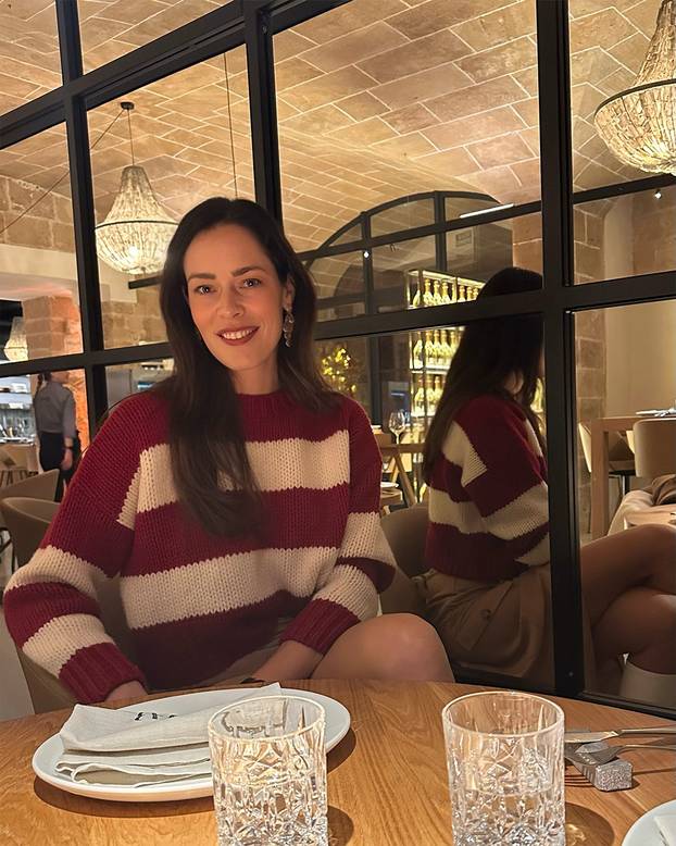 FOTO Ana Ivanović blista nakon razvoda sa Schweinijem. Pljušte komentari na fotke s plaže