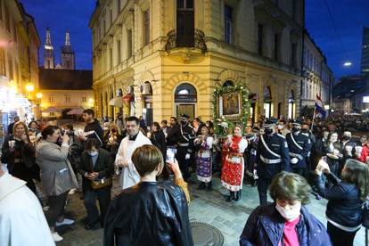 Procesija povodom blagdana zaštitnice Grada Zagreba Majke Božje od Kamenitih vrata