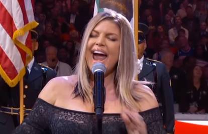 Pjevala je previše seksi: Fanovi 'popljuvali' Fergie zbog himne