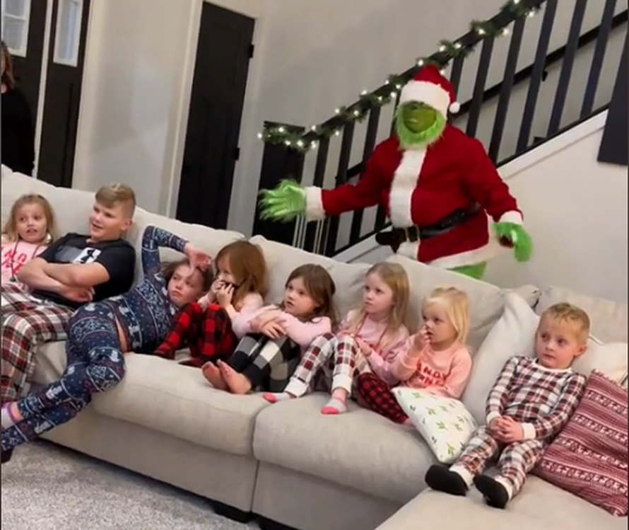 Jesu li preokrutni? Roditelji se oblače u Grincha i plaše djecu