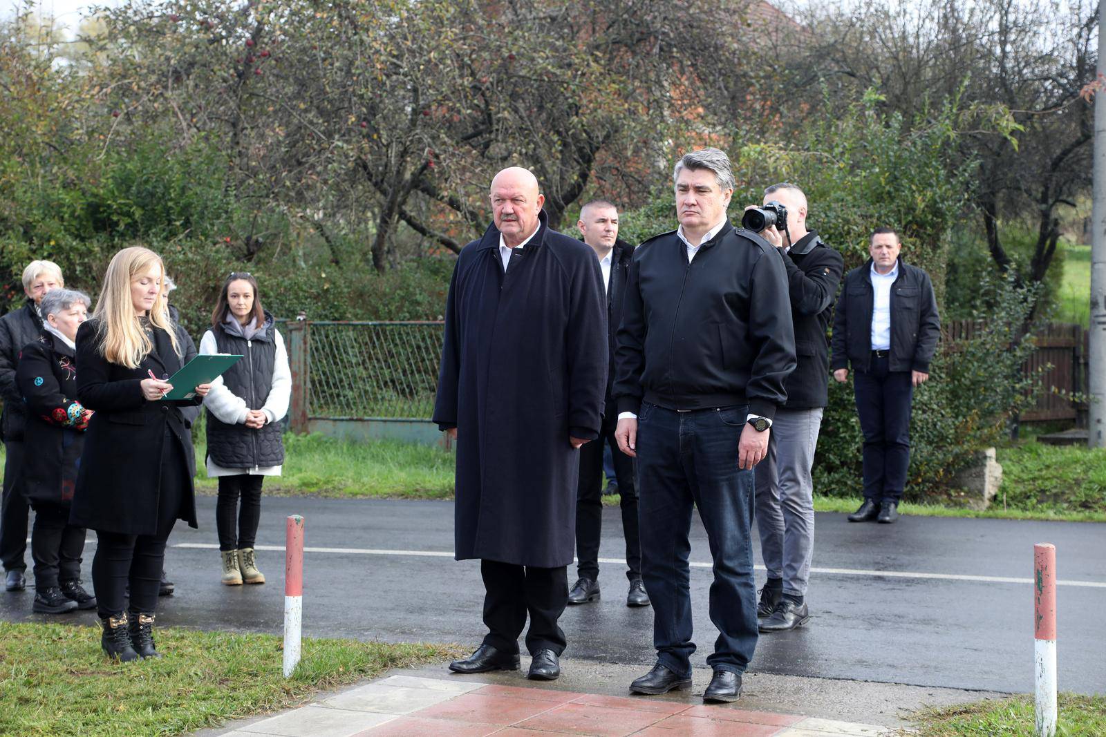 Odavanje počasti žrtvama: Predsjednik Milanović u Sisačko-moslavačkoj županiji