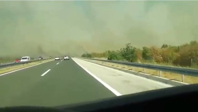 Opasna vožnja po Dalmatini: 'Di ćemo? Ma ajmo kroz dim'
