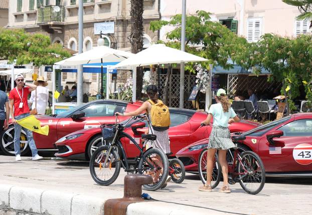 Šibenik: Turneja Ferrari Cavalcade 2026. s više od 120 Ferrarija na šibenskoj rivi