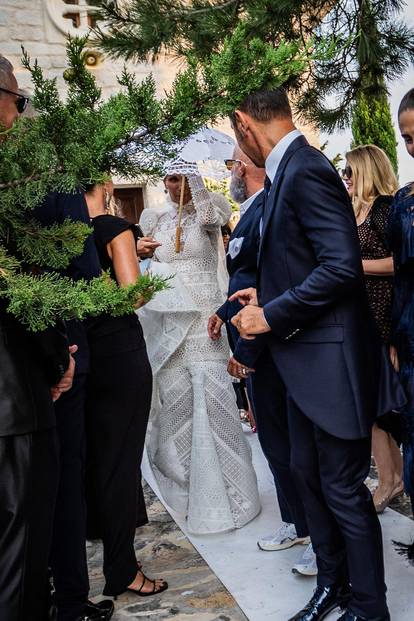 FOTO Ana Gruica i Boran Uglešić crkveno su se vjenčali  kod Splita