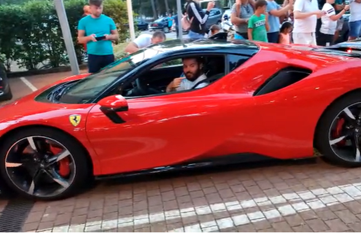 VIDEO Jurilice se pokazale na Lošinju: 'Mate, a di baš Ferrari?'
