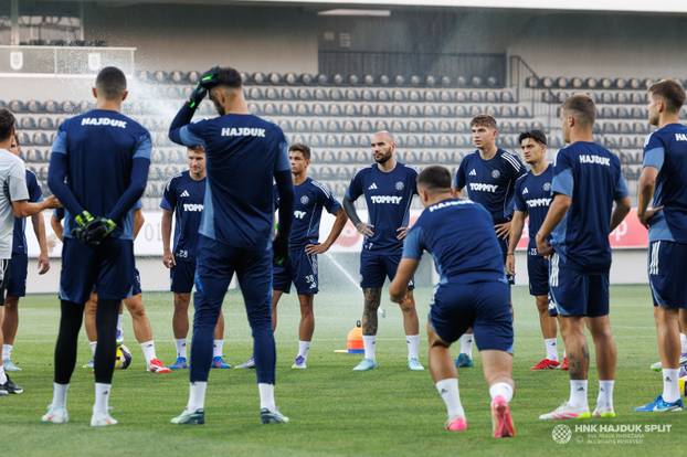 FOTO Hajdukovci odradili zadnji trening prije Zire. Maksimalan fokus, Hrgović čak stao i na gol