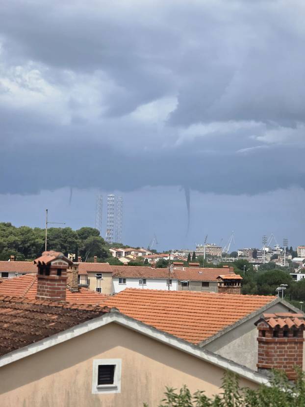 Jučer oluja, pijavice, uništeni auti: Ide nova ciklona iz Italije! Upalili žuti alarm za nevrijeme