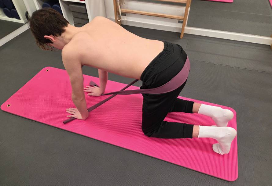 Skolioza kod djece: što roditelji najčešće primijete prekasno i kako reagirati?