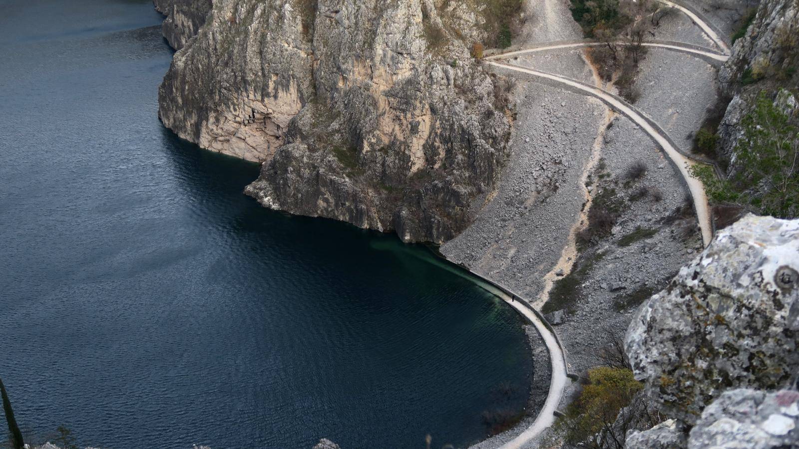 Bajkovita jezera u Imotskom: Voda prekrila 'vilinske pećine'