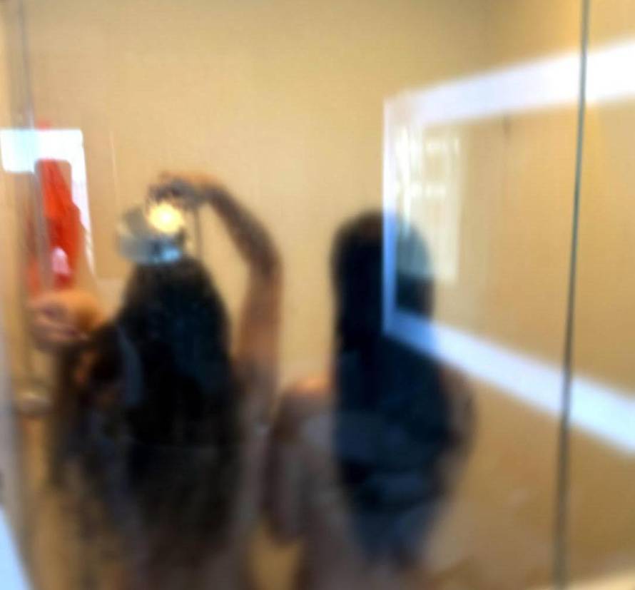 FOTO Reality zvijezde pozirale zajedno gole pod tušem: 'Ova objava će slomiti internet...'