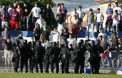 Navijačka sramota: Torcida je divljala u BiH, petero uhićenih