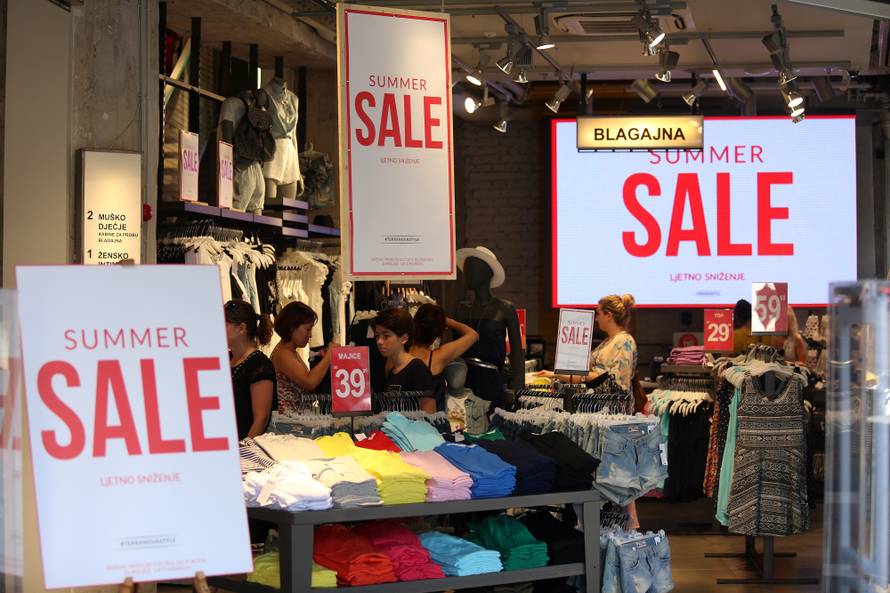 Svi mu se Irci vesele: Dobri je stari Sale u baš svakom izlogu