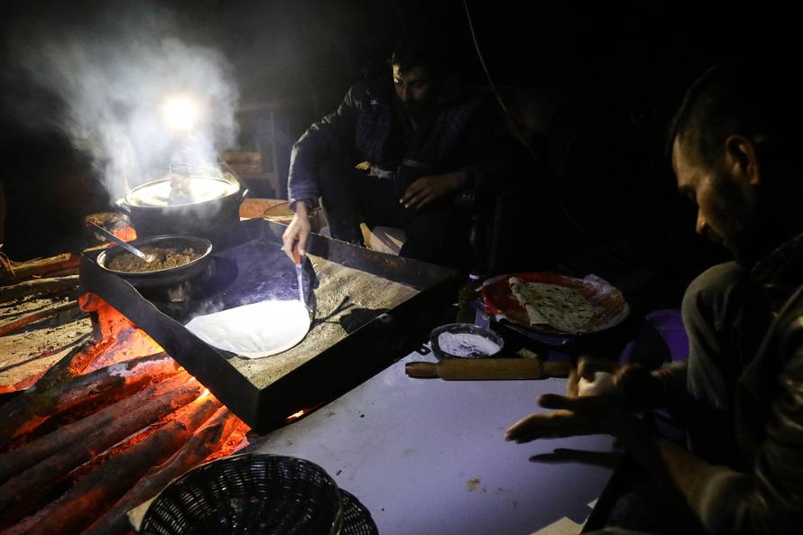 Noć u paklu Vučjaka: Mlate nas i pucaju, bojimo se crne policije