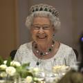 Elizabeta II. ima stroga pravila: Članovi kraljevske obitelji ne smiju koristiti mobitel za stolom