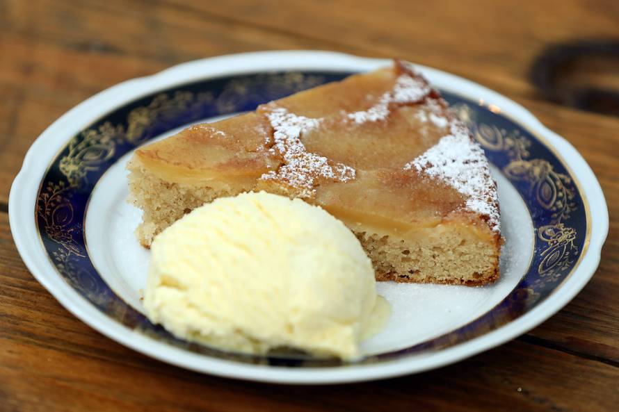 Naopaka torta: Prva je završila u smeću, ali nadam se pobjedi