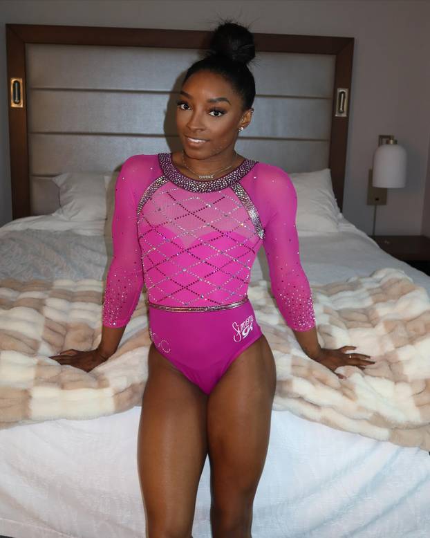 FOTO Simone Biles: Pogledajte mi grudi prije i poslije operacije