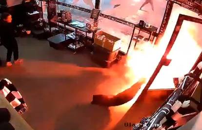 VIDEO Šokantni sukob Delija i Grobara. Huligan je protivniku ugasio baklju na glavi?