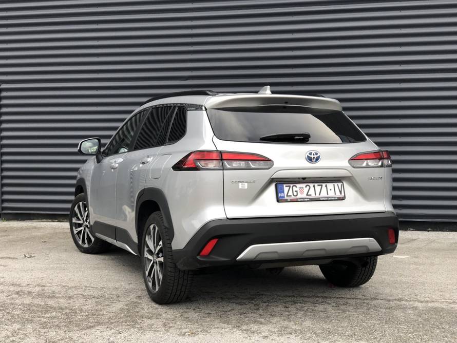 Toyota Corolla Cross: Ovaj auto je ono što je nekada bio RAV4