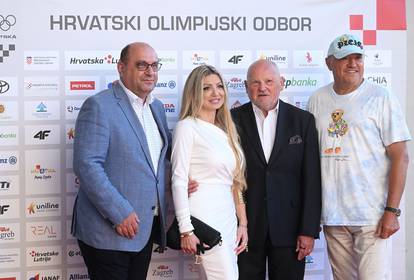 FOTO Zlatko Mateša uživao na olimpijskoj reviji s 30 godina mlađom suprugom Blankom