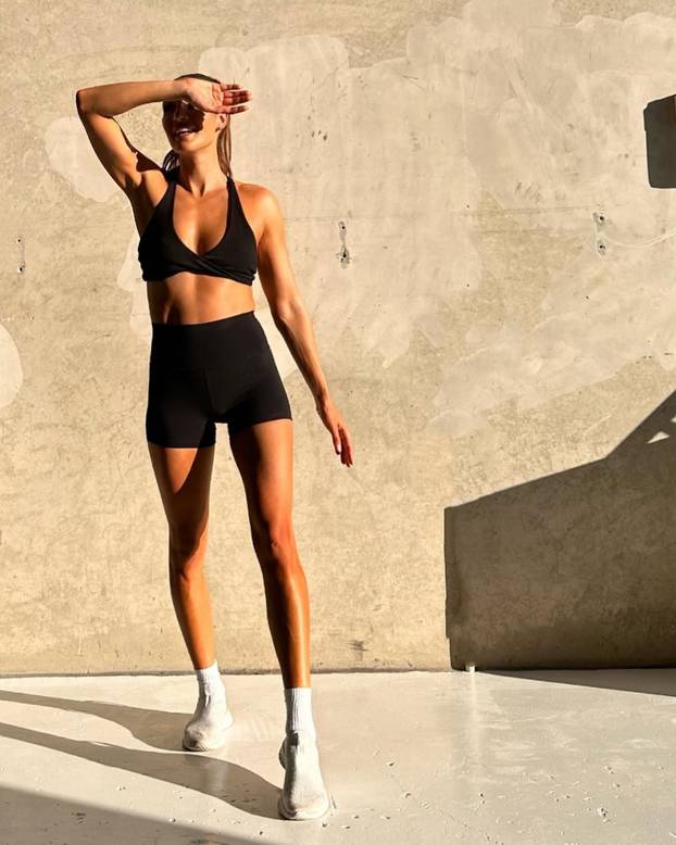 FOTO Kayla je jedna od najvećih fitness influencerica - Evo uz kojih par vježbi ostaje fit