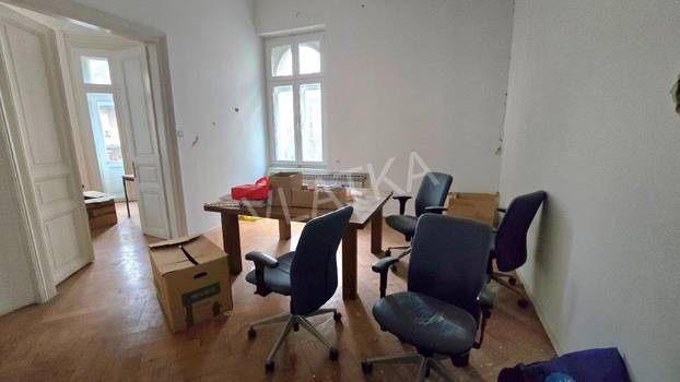 FOTO U centru Zagreba prodaju stan sa 12 soba! Pogledajte ga iznutra, a cijena je iznenađujuća