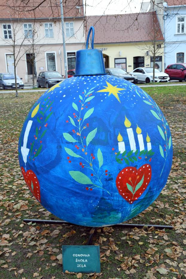 Sisak: Šetnica uz Kupu ukrašena kuglicama koju su izradila djeca