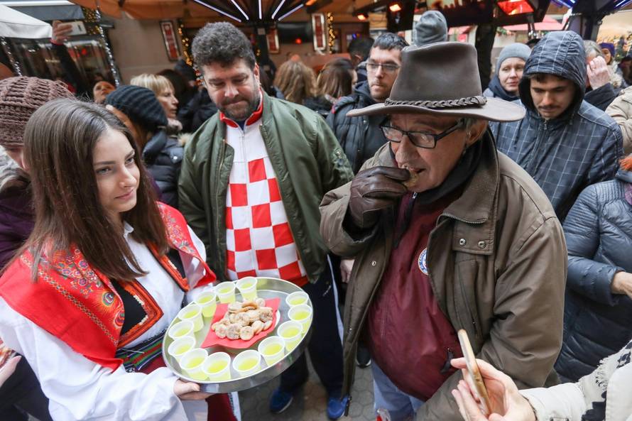 Zagreb: Mate Bulić družio se s građanima i najavio svoju turneju Ja sam na te ponosan