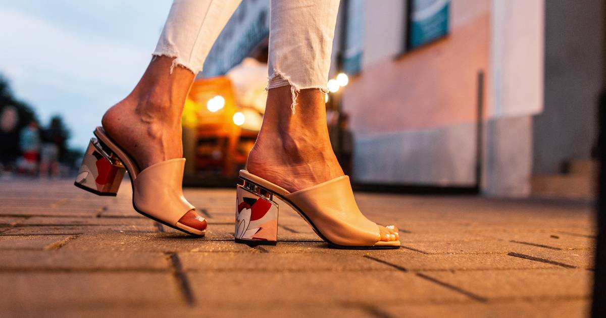 Natikače za večernji izlazak – daju nogama glamuroznu notu Natikače za večernji izlazak – daju nogama glamuroznu notu