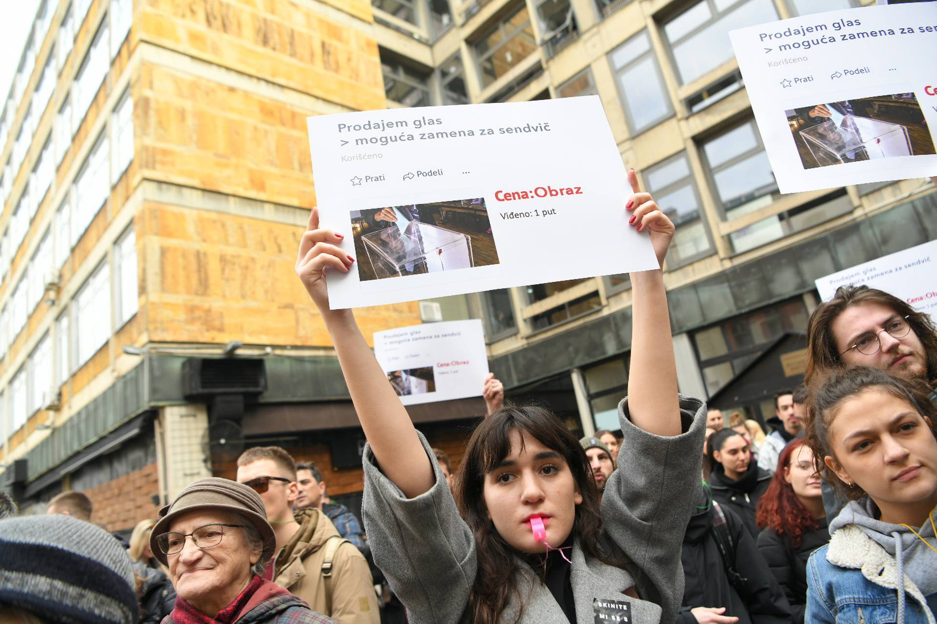 Studenti u Beogradu najavili 24-satnu blokadu i jače prosvjede: 'Kad ćete otvoriti popis birača?'