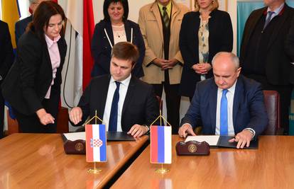 Ministri su potpisali Protokol za plinifikaciju Rafinerije Brod