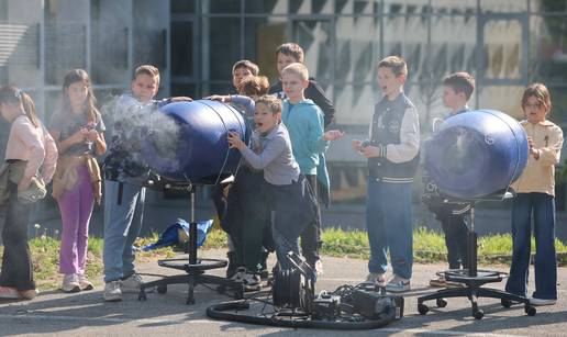 #SciHill u Zagrebu: U&ccaron;enici iz cijele Hrvatske radili pokuse i dru&zcaron;ili se sa znanstvenicima