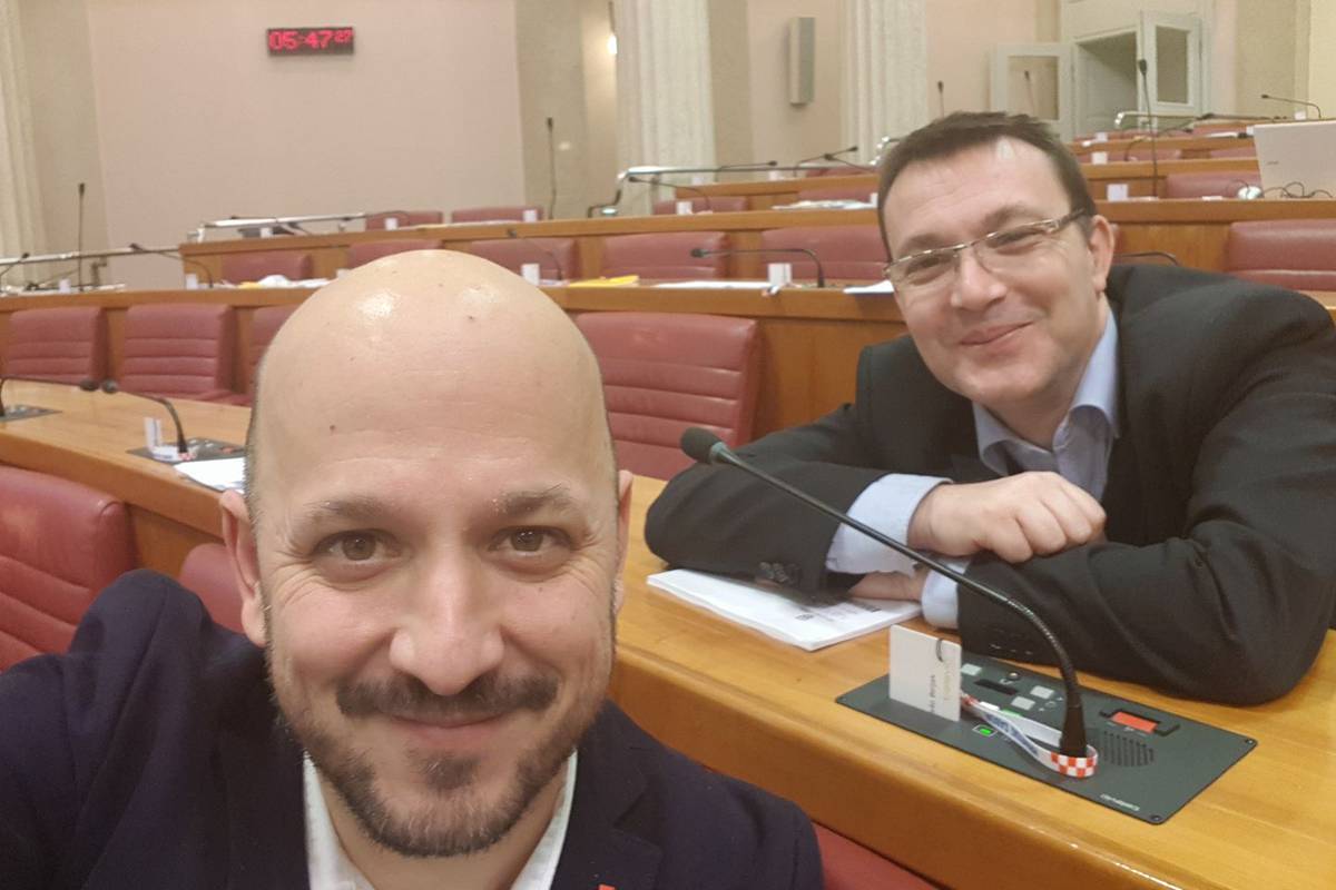 Cjelonoćni cirkus u Saboru: 'Ovo je nasilje, radimo 16 sati'