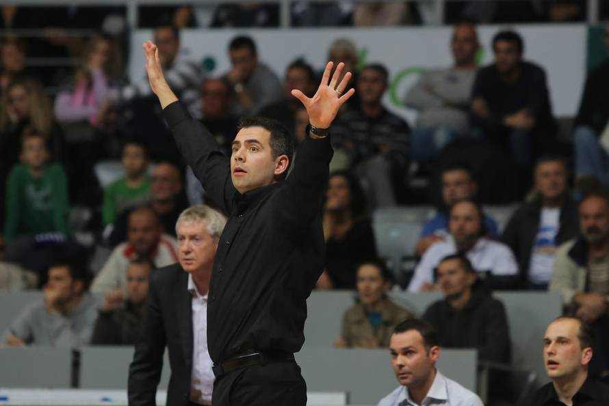 Tajna crne košulje: Morao sam u šoping, sad je više ne skidam