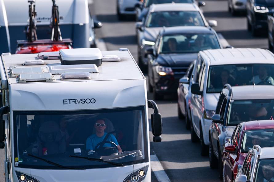 Zagreb: Gužve u prometu u smjeru mora