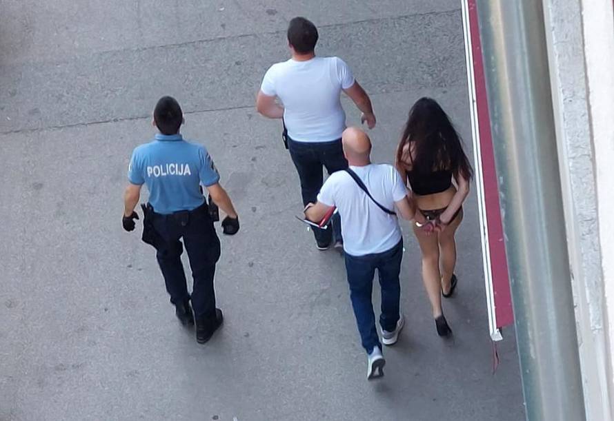 VIDEO Policija uz škripu guma privela djevojku u gaćicama. Susjedi tvrde: Imala je nož!