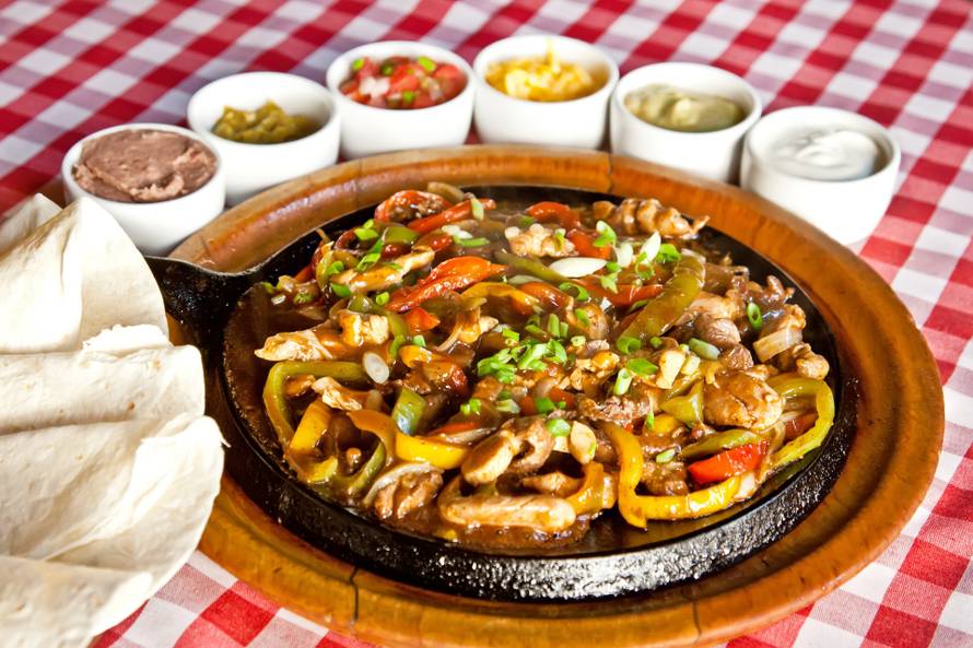 Jednostavan recept za meksički fajitas s piletinom i paprikom