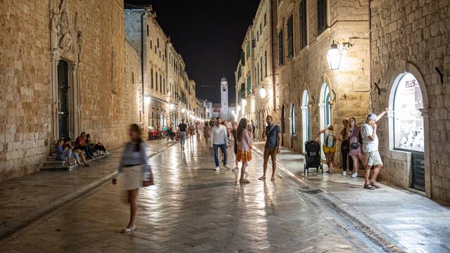 Dubrovnik u večernjim satima