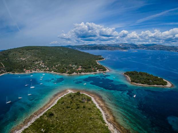 Fotografije iz zraka uvale Krknjaši na Drveniku Velom