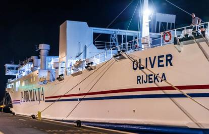 Trajekt ‘Oliver‘ opet u kvaru! Otočani nisu isplovili put Visa
