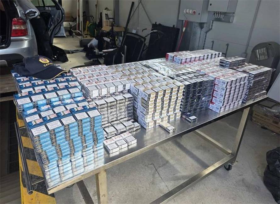 POPUŠIO JE  Pokušao u Hrvatsku prošvercati 42.000 cigareta. Pogledajte gdje ih je sve sakrio