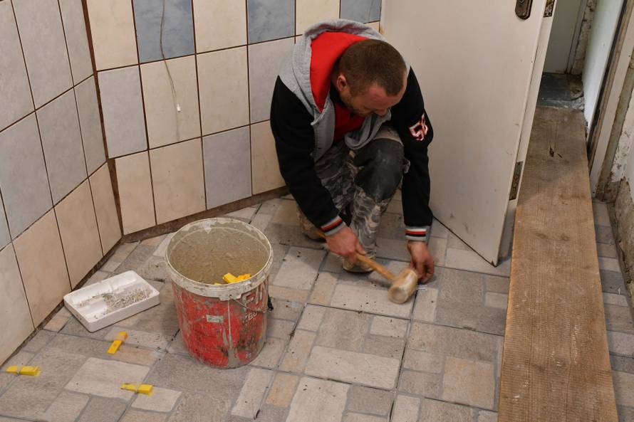 Slavonski Brod - Samohrani otac Antonio Fogadić koji skrbi o sestero djece.