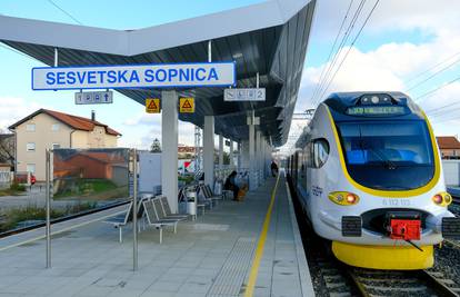 Nakon 7 mjeseci vlak konačno na stanici Sesvetska Sopnica:  'Ovo je olakšanje za sve nas!'