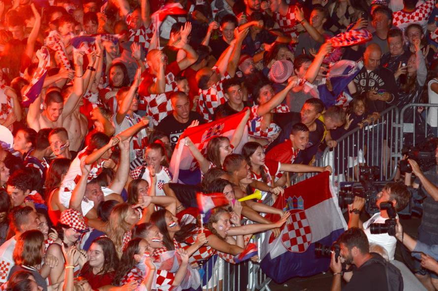 Pula: Ni kiÅ¡a nije omela gledanje polufinalne utakmice izmeÄu Hrvatske i Engleske